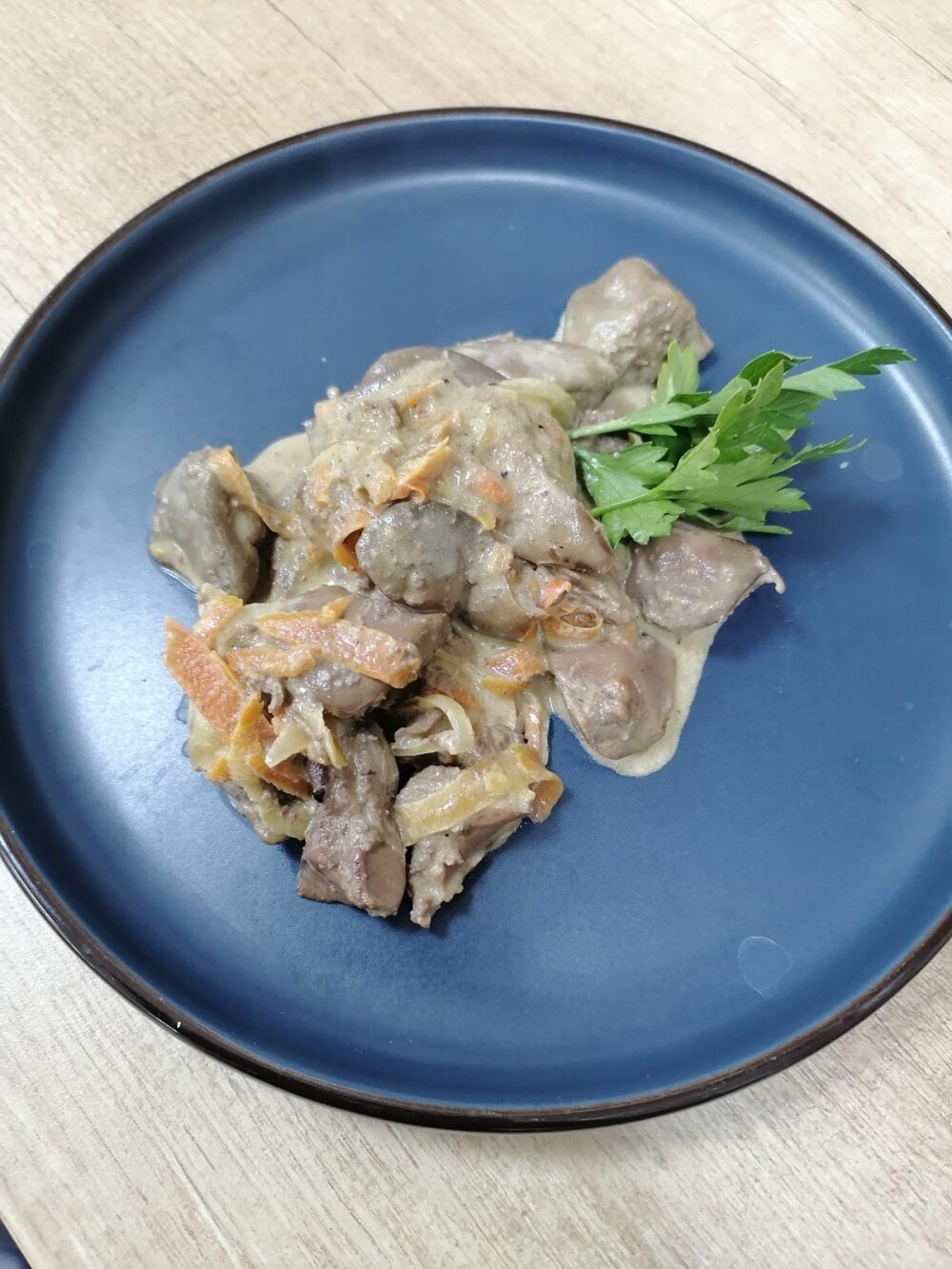 Печень куриная в сливочном соусе