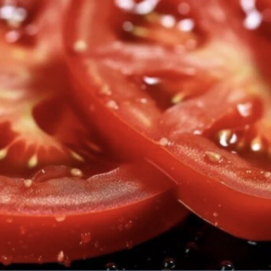 Свежие томаты