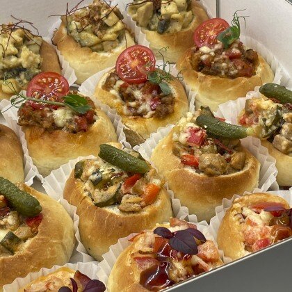 Бокс жаркое в пшеничных булочках