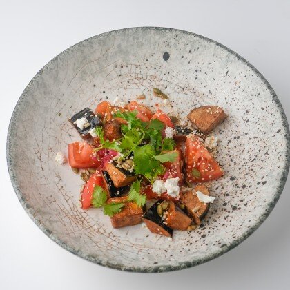 Салат с баклажанами и томатами