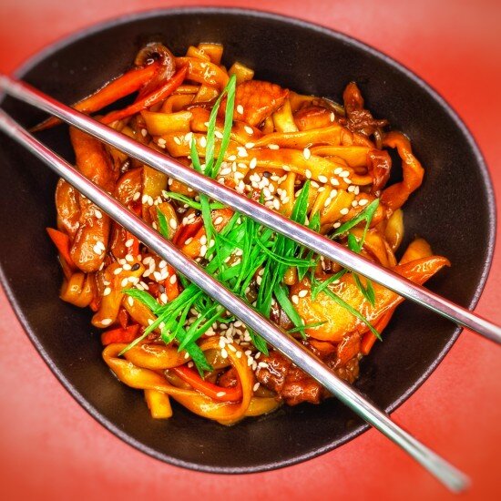 Удон со свининой