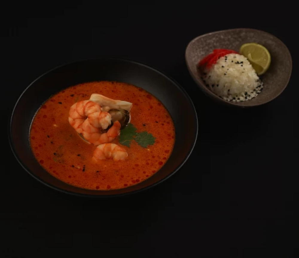 Том ям с морепродуктами