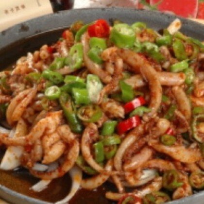 106. Кальмар с овощами на противне