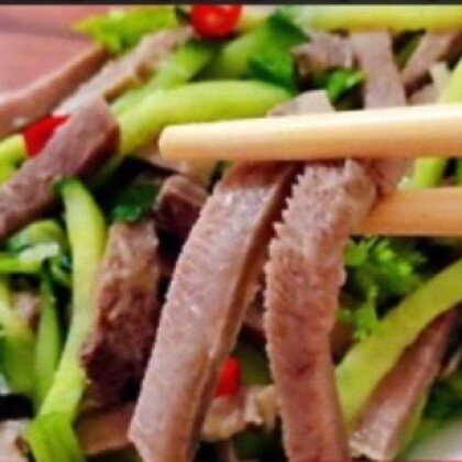 23. Салат из языка с огурцом