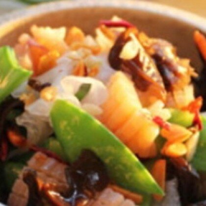 28. Салат из древесных грибов с кальмаром