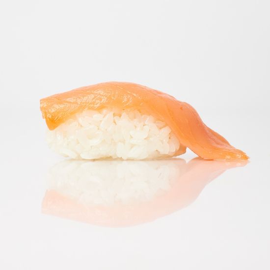 Суши "С копченым лососем"