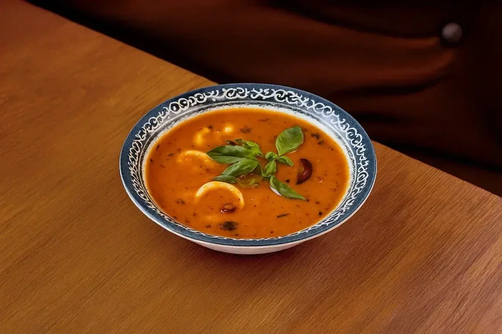 Томатный суп с морепродуктами