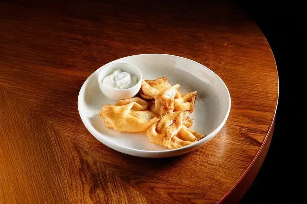 Блины румяные со сметаной