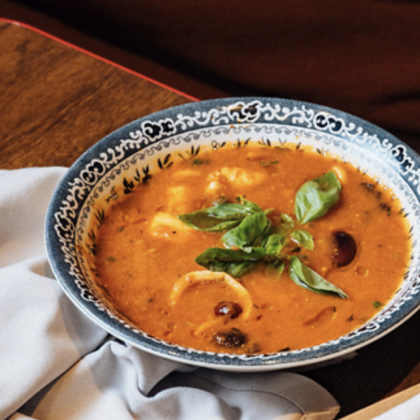 Томатный суп с морепродуктами