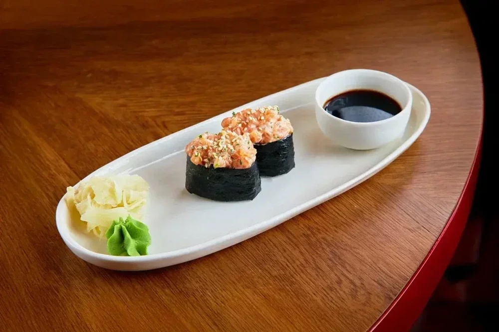 Острые суши Лосось