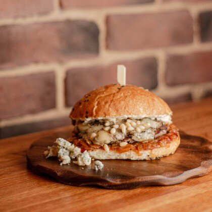 С голубым сыром