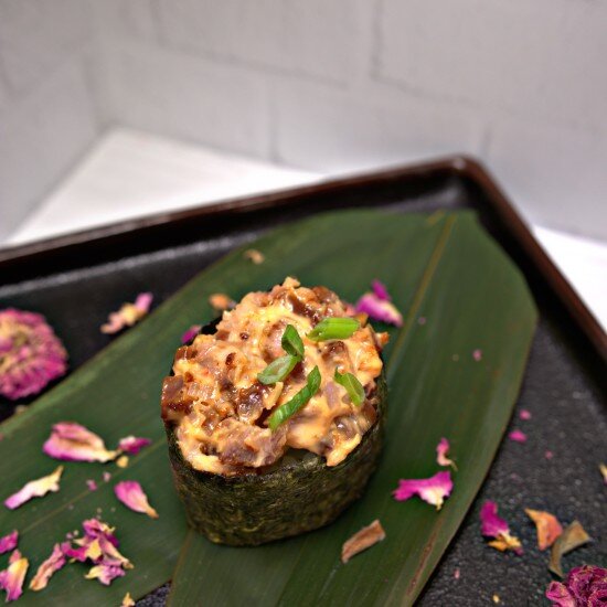 Гункан с курицей