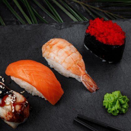 Суши с креветкой