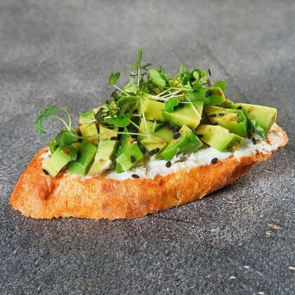 Брускетта с авокадо