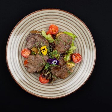 Салат с ростбифом