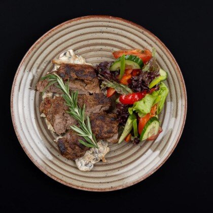 Медальоны из говядины