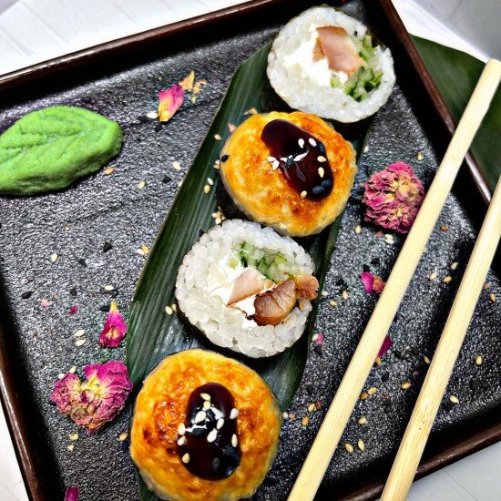 Теплый ролл с курицей