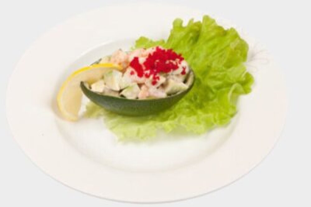 Салат «Коктейль их креветок с авокадо»