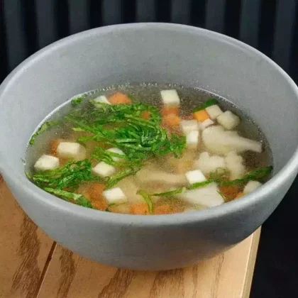 Куриный бульон с куриной грудкой