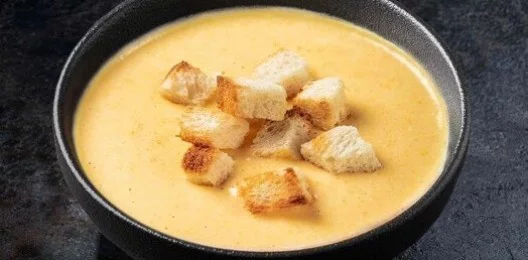 Сырный суп с крутонами