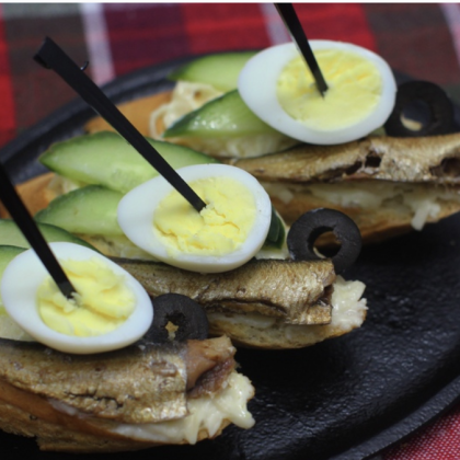 Брускетты со шпротами 16 шт