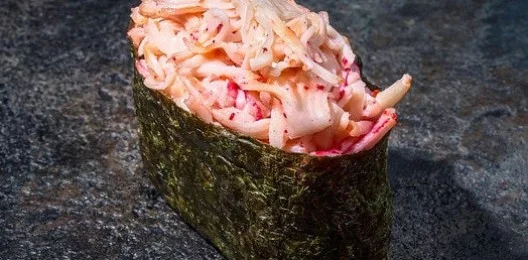 Снежный краб нигири