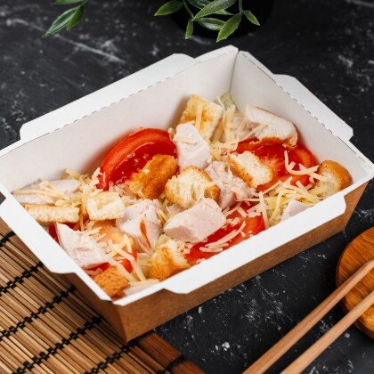 Салат Цезарь с лососем