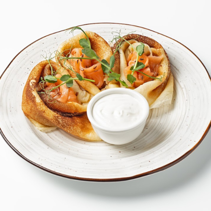 Блины с лососем и сметаной