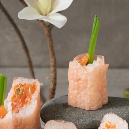 Ролл «Мамэ Салмон»