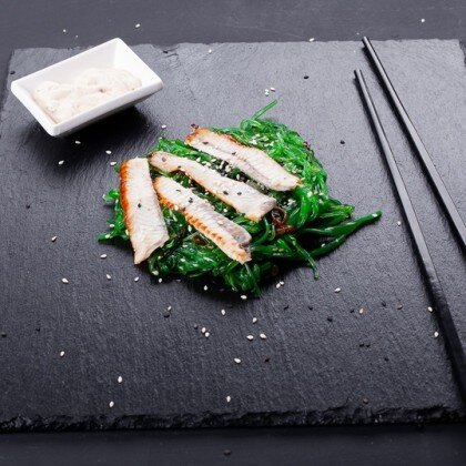 Салат чука с угрём