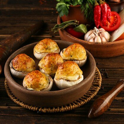 Грибные шапочки фаршированные  сыром сулугуни