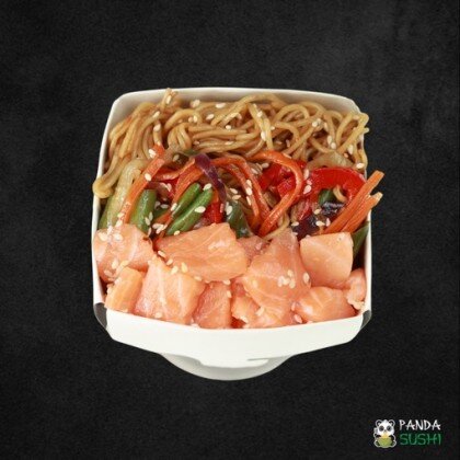 Яичная лапша ВОК с лососем