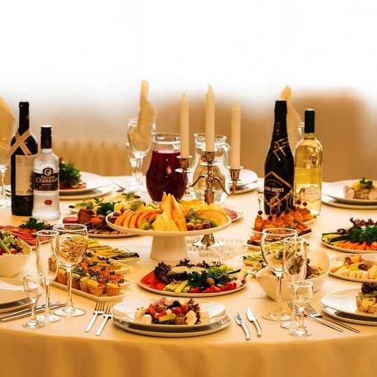 Праздничный стол на 20 персон