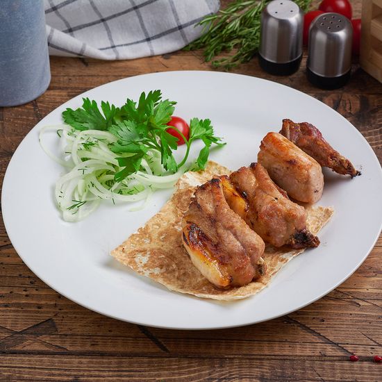 Свиные ребрышки на углях