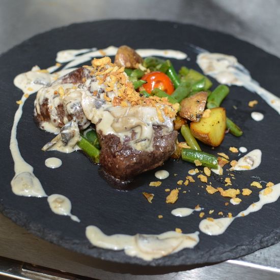 Медальоны из говяжьей вырезки