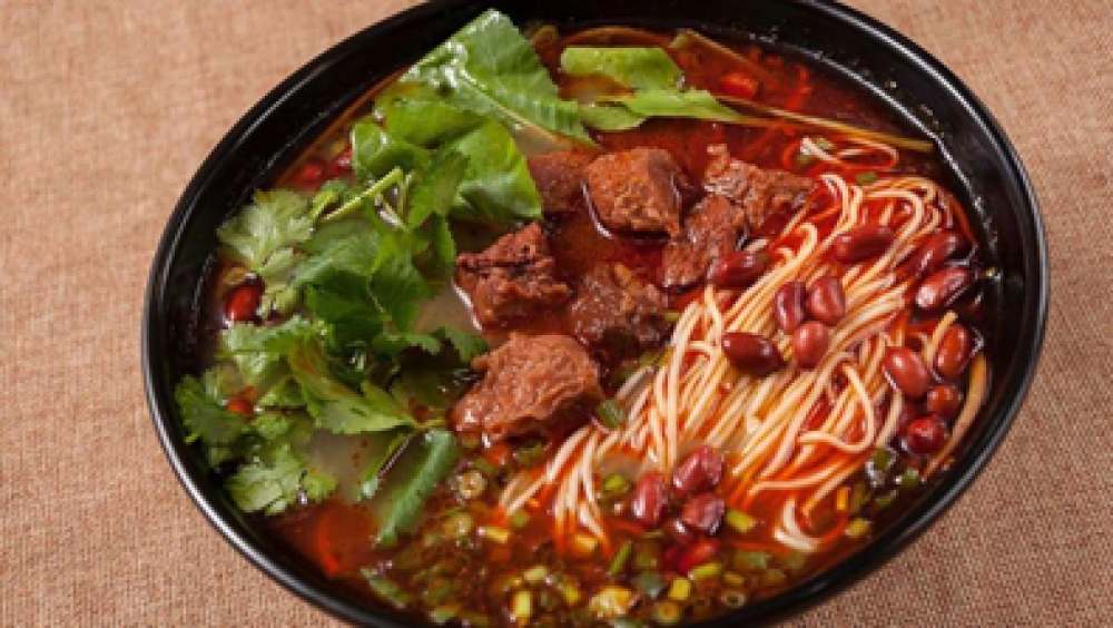 128.Суп с лапшой и говядиной 牛肉面