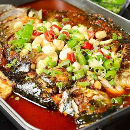Жареная рыба с чесночным вкусом 蒜香烤鱼