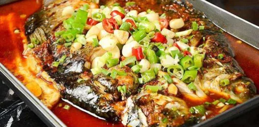 Жареная рыба с чесночным вкусом 蒜香烤鱼