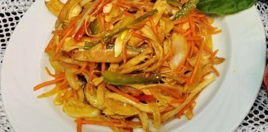 12.Куриная грудка с овощами 巧拌鸡丝