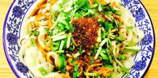 126.Лапша жареная 油泼面