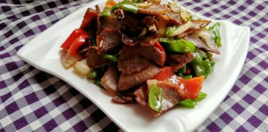 41.Говядина брусочками в соевом соусе 红烧牛肉