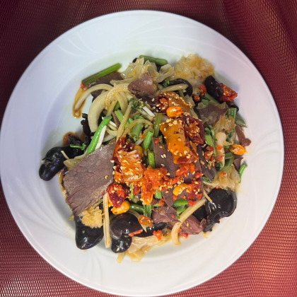 24.Салат с древесными грибами 鸡丝拌生菜