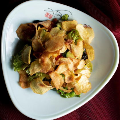 2.Салат с чипсами 大拌菜