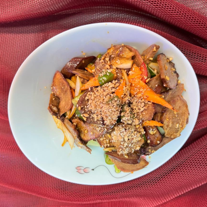 18. Салат Язык говяжий с кунжутом 香辣口条