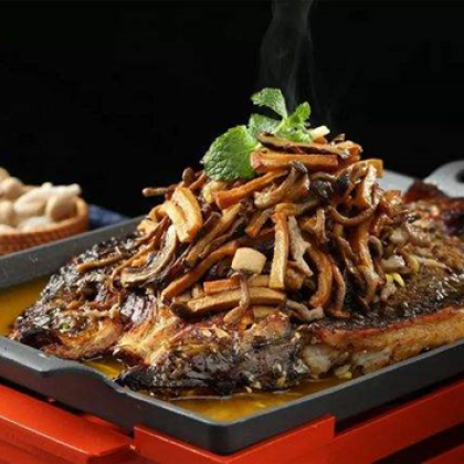 Жареная рыба с грибами 鸡汁蘑菇烤鱼