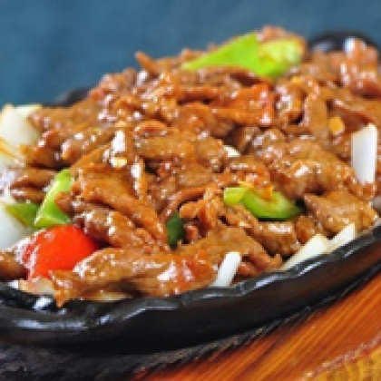 90.Вымоченная говядина на противне 铁板牛柳