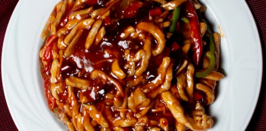 33.Мясо соломкой острое 鱼香肉丝
