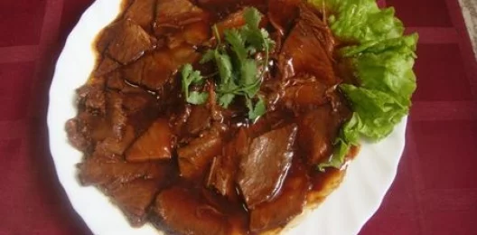 40.Говядина тушеная 扒牛肉