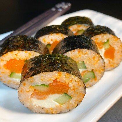 Футомаки лосось