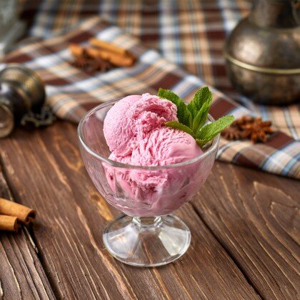 Мороженое клубничное